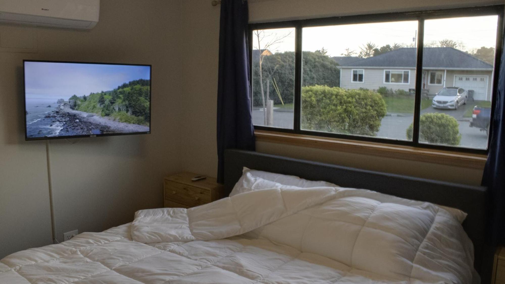 Private Home - Playground, Jumping Mat, Bbq, Darts, Firepit, Gazebo, 4 Smart Tvs, White Cotton Bedding, - The Redwood Cul-De Sac Beach Retreat クレセントシティ エクステリア 写真