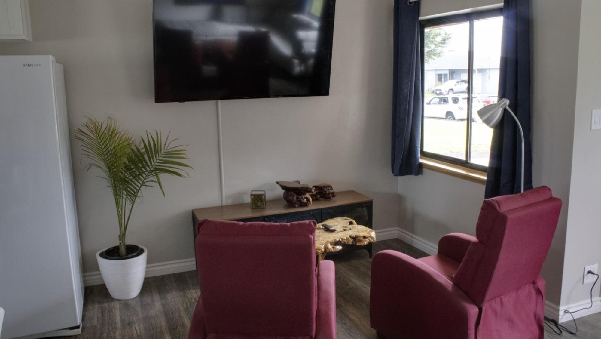Private Home - Playground, Jumping Mat, Bbq, Darts, Firepit, Gazebo, 4 Smart Tvs, White Cotton Bedding, - The Redwood Cul-De Sac Beach Retreat クレセントシティ エクステリア 写真