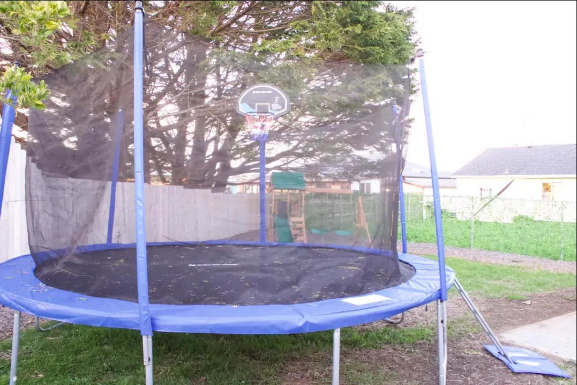 Private Home - Playground, Jumping Mat, Bbq, Darts, Firepit, Gazebo, 4 Smart Tvs, White Cotton Bedding, - The Redwood Cul-De Sac Beach Retreat クレセントシティ エクステリア 写真